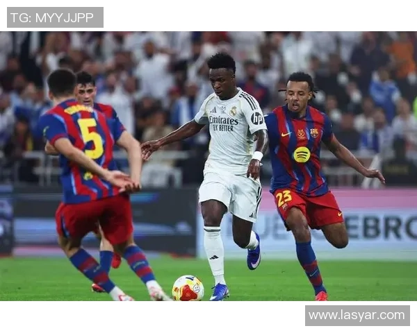 德甲焦点战平皇马与巴萨争议判罚引发全场热议