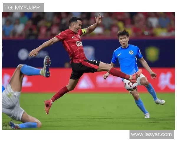 中超盛宴：多特蒙德狂胜里昂五球大捷引发全场热烈欢呼与十大精彩进球回顾