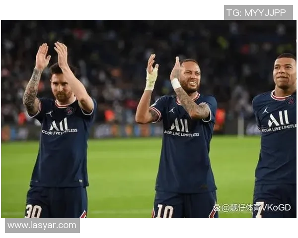 足总杯精彩对决皇马与巴黎圣日耳曼战成平局转会传闻引发关注