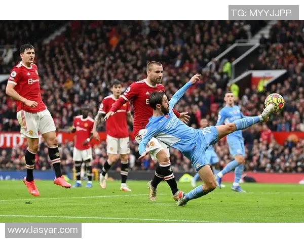 曼联逆转巴萨精彩绝伦足总杯赛后点评引发热议