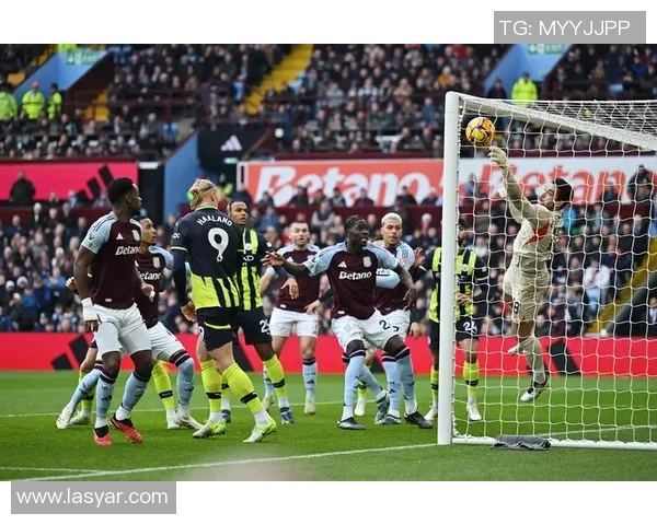 德甲激战：AC米兰与曼城战成平局神奇扑救引发全场狂欢